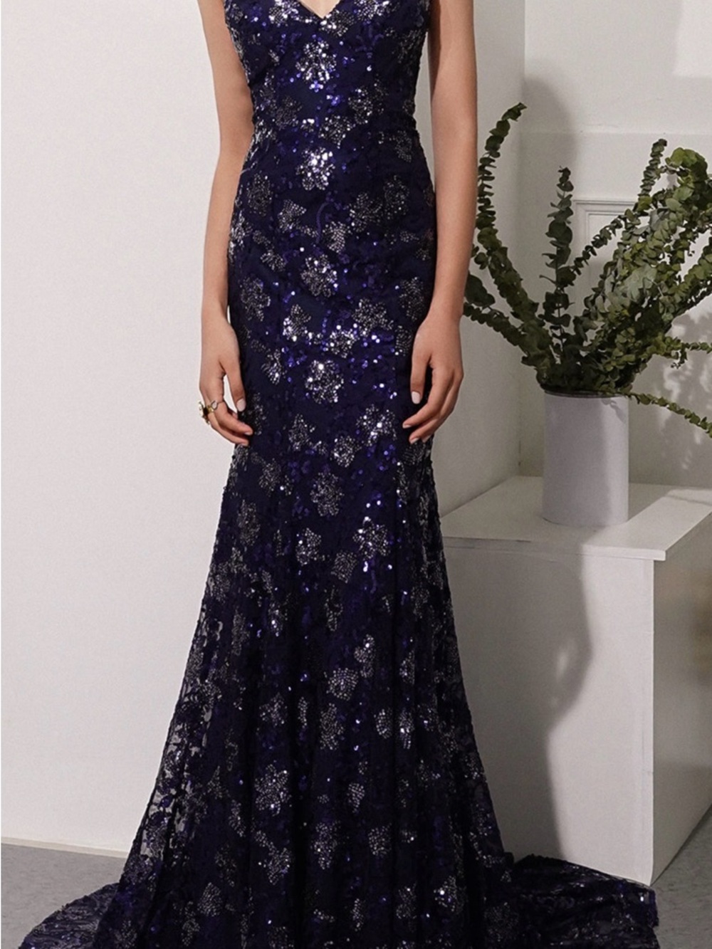 Elegant Navy Sequin Mermaid Evening Dress